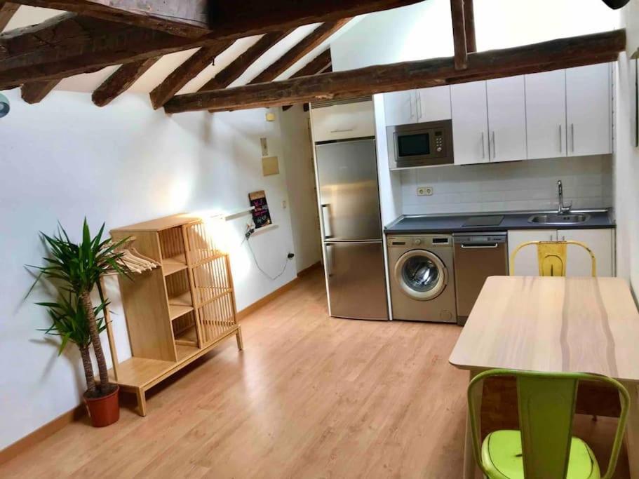 Buhardilla En El Madrid De Los Austrias Apartment Exterior photo